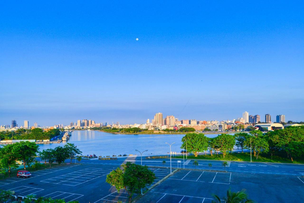 Admiring Island Apartment Tainan Bagian luar foto