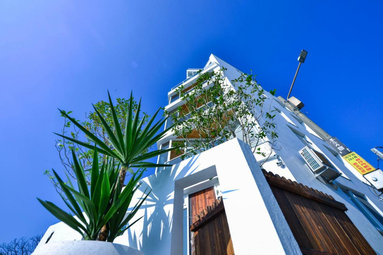 Admiring Island Apartment Tainan Bagian luar foto